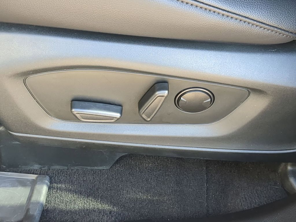 Thumbnail: 2023 Ford Explorer - 25