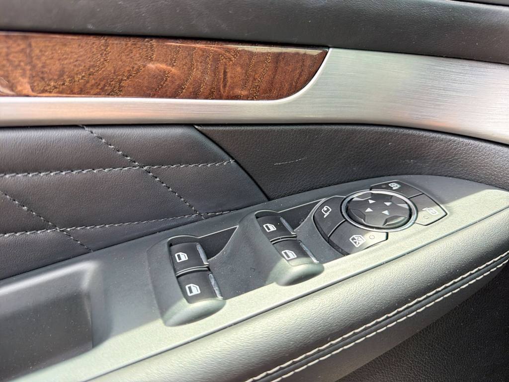 Thumbnail: 2016 Ford Explorer - 25