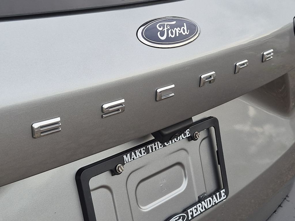 Thumbnail: 2022 Ford Escape - 23