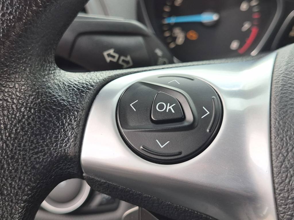 Thumbnail: 2016 Ford Escape - 18