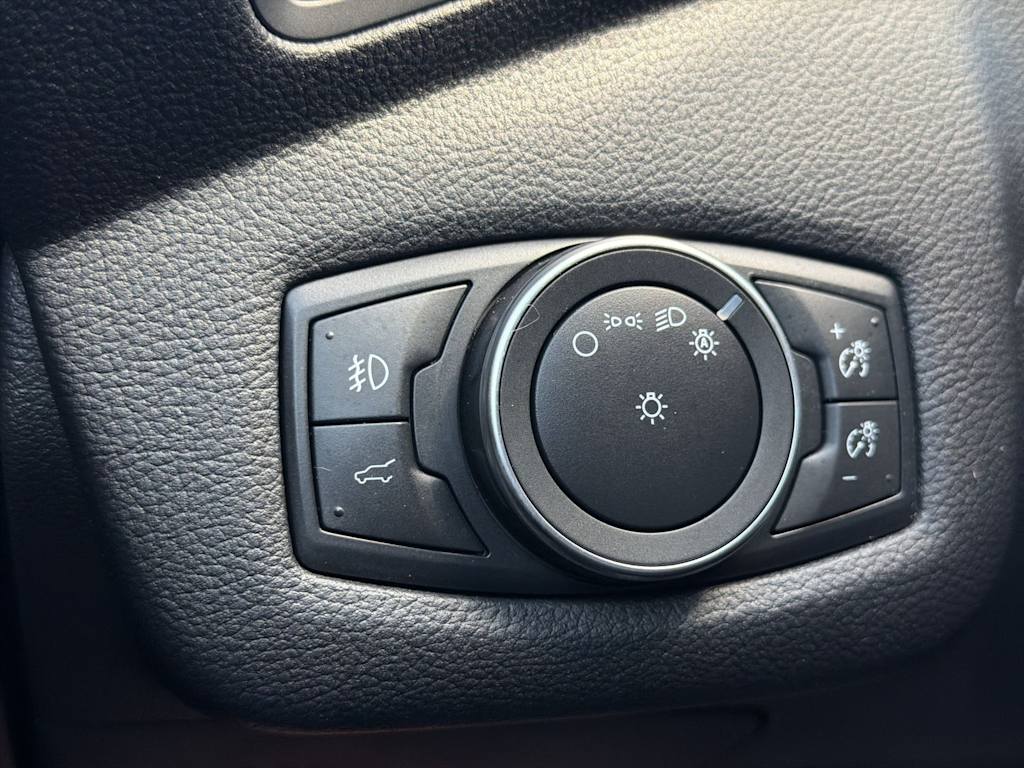 Thumbnail: 2019 Ford Escape - 25