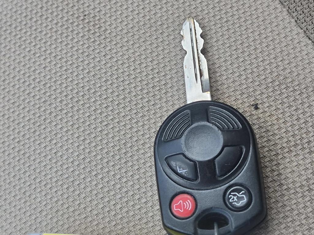 Thumbnail: 2008 Ford Escape - 16