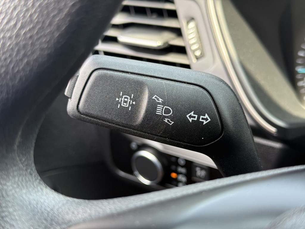 Thumbnail: 2022 Ford Escape - 32