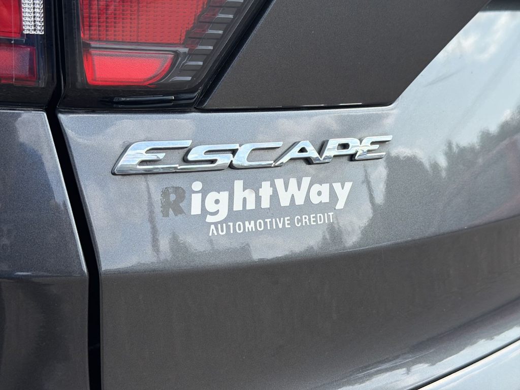 Thumbnail: 2018 Ford Escape - 23