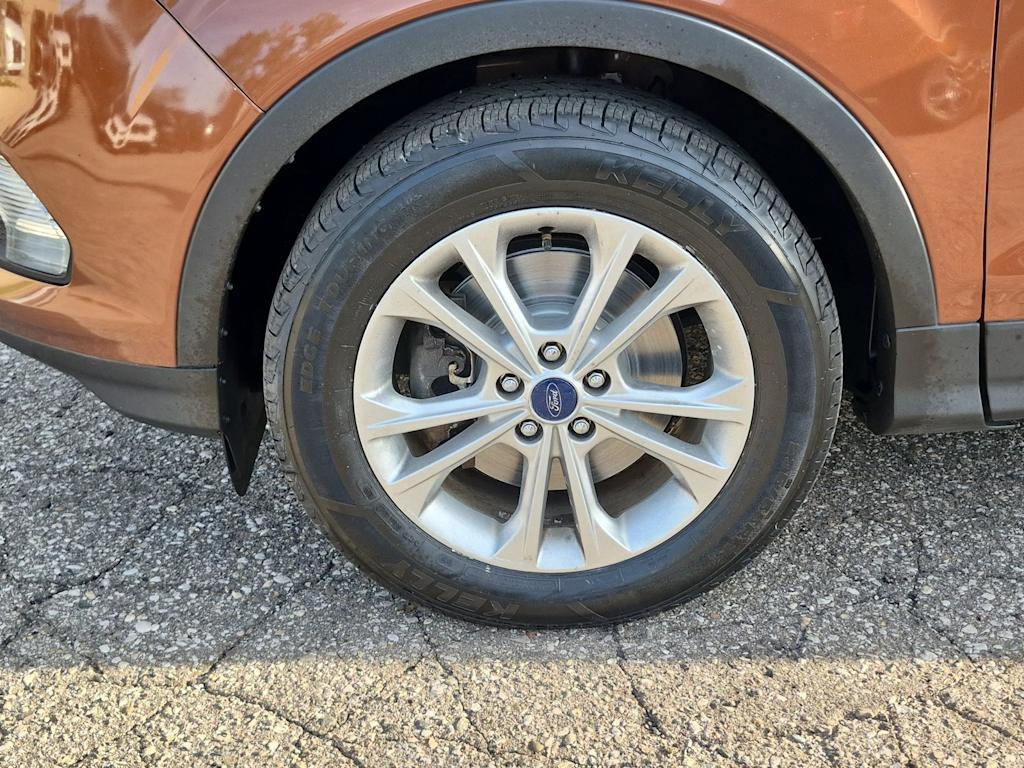 Thumbnail: 2017 Ford Escape - 8