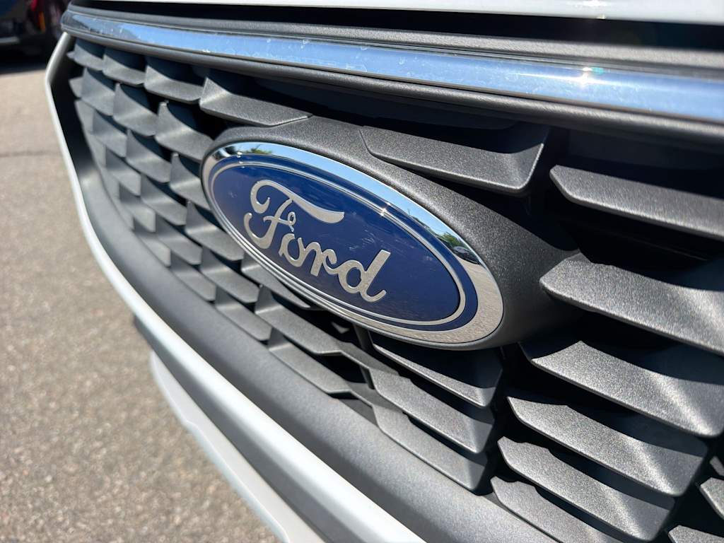 Thumbnail: 2023 Ford Escape - 7