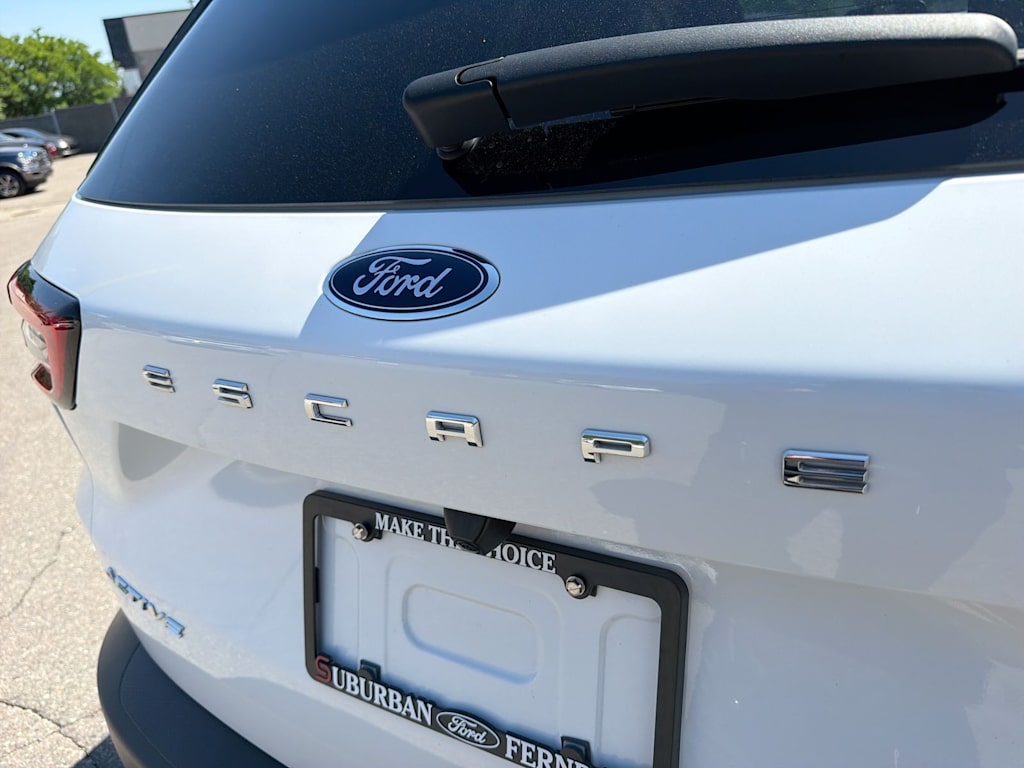Thumbnail: 2023 Ford Escape - 24
