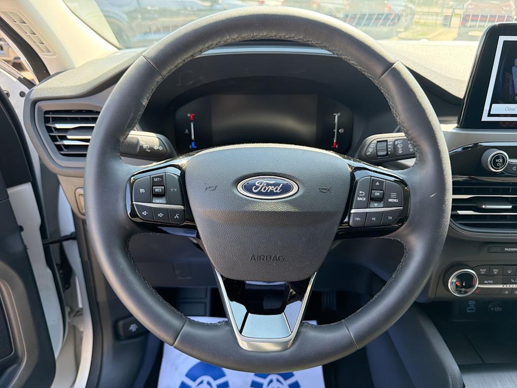 Thumbnail: 2023 Ford Escape - 9
