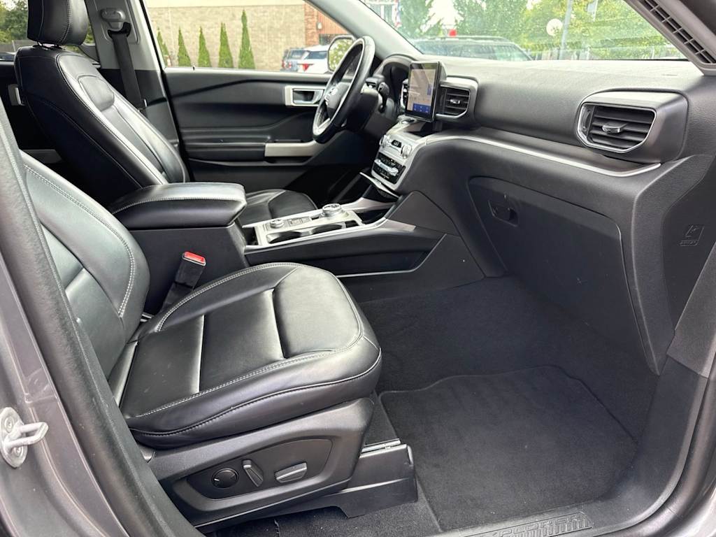 Thumbnail: 2021 Ford Explorer - 8