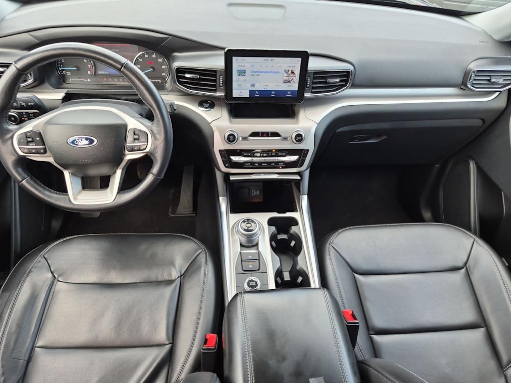 Thumbnail: 2023 Ford Explorer - 8