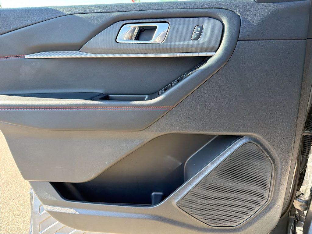 Thumbnail: 2025 Ford Explorer - 34