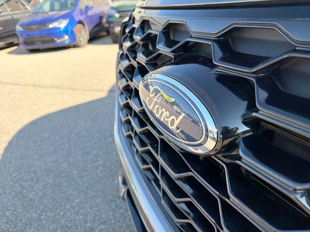 Thumbnail: 2025 Ford Explorer - 7