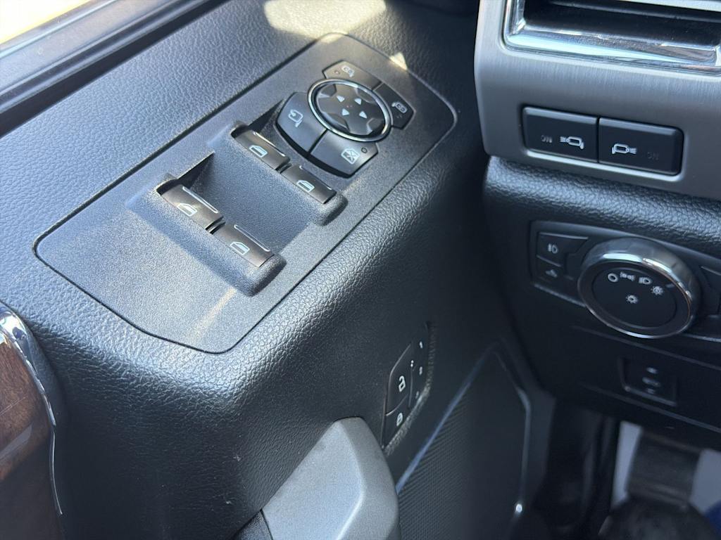 Thumbnail: 2015 Ford F-150 - 32