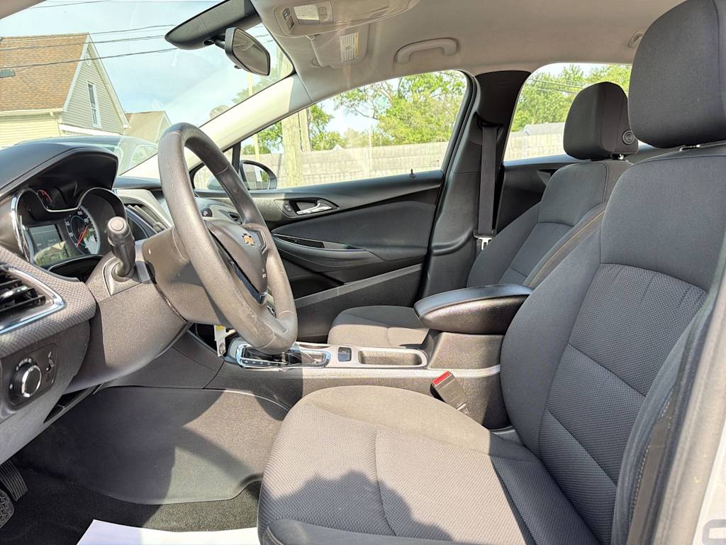 Thumbnail: 2016 Chevrolet Cruze - 10