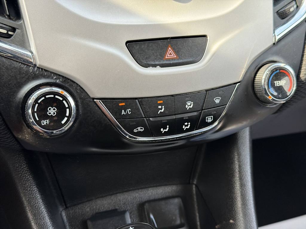 Thumbnail: 2016 Chevrolet Cruze - 30