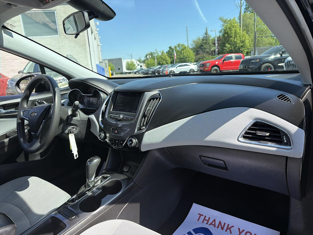 Thumbnail: 2019 Chevrolet Cruze - 2