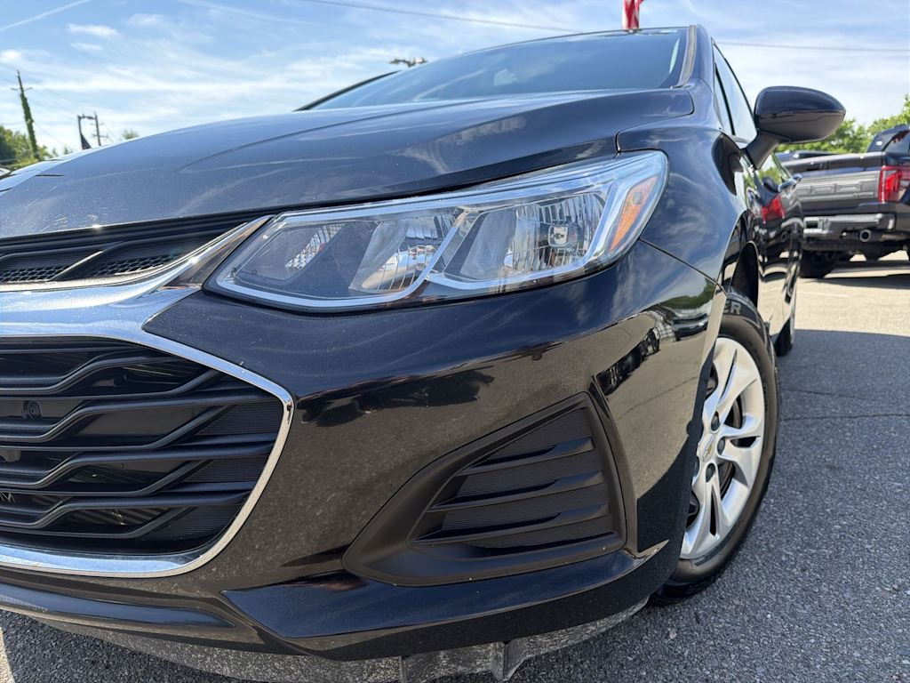 Thumbnail: 2019 Chevrolet Cruze - 23
