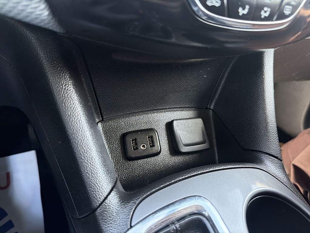Thumbnail: 2019 Chevrolet Cruze - 33