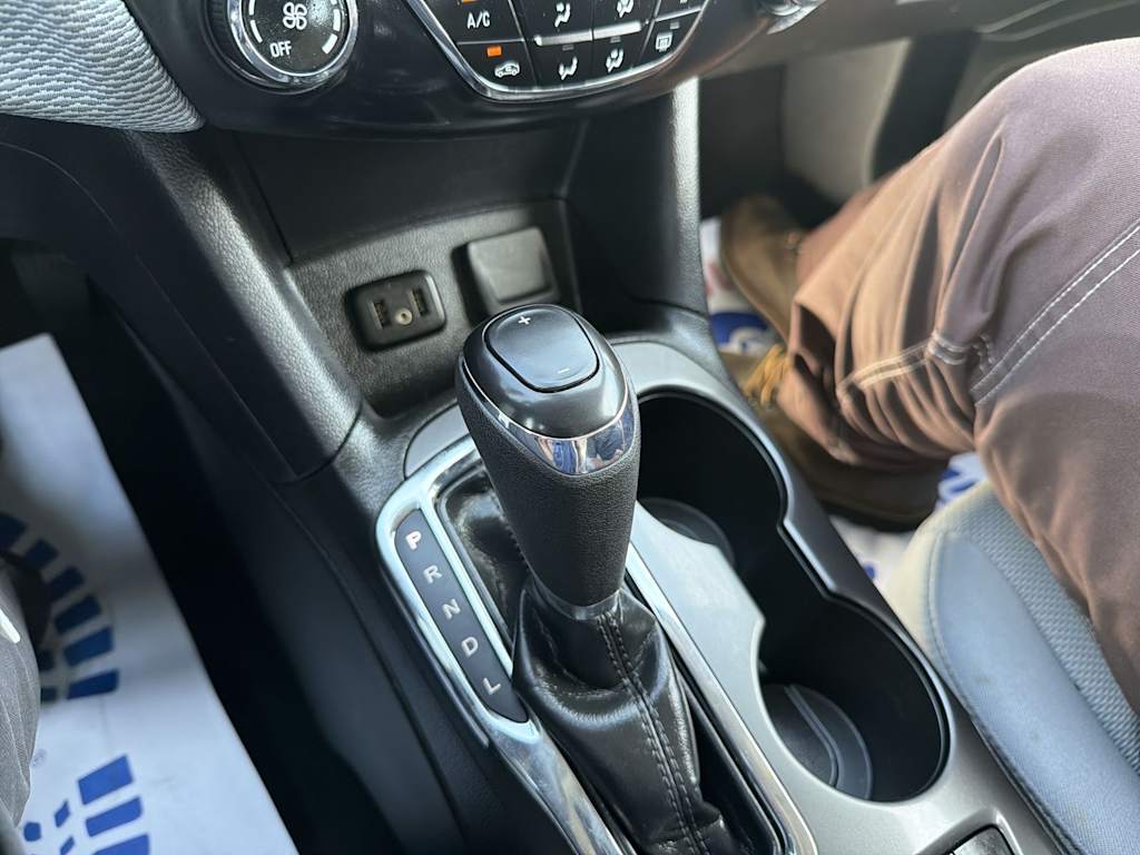Thumbnail: 2019 Chevrolet Cruze - 12