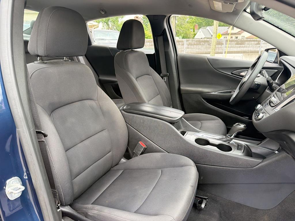 Thumbnail: 2020 Chevrolet Malibu - 28