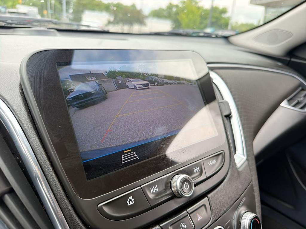 Thumbnail: 2020 Chevrolet Malibu - 32