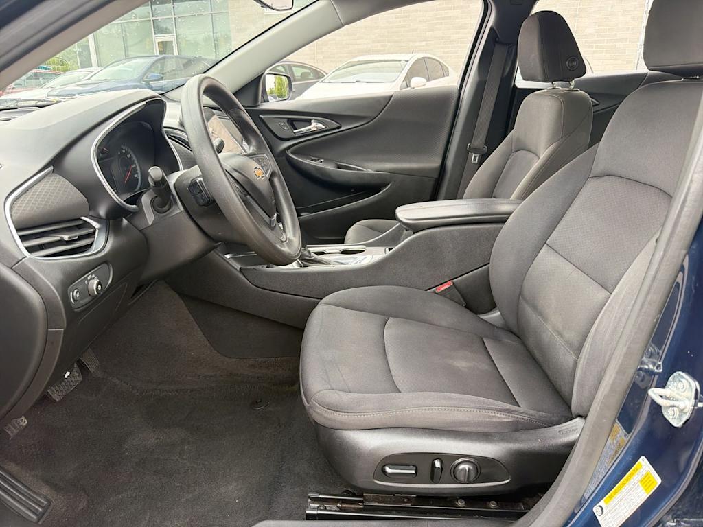 Thumbnail: 2020 Chevrolet Malibu - 8