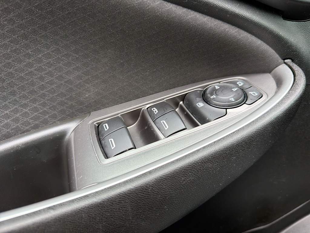 Thumbnail: 2023 Chevrolet Malibu - 25