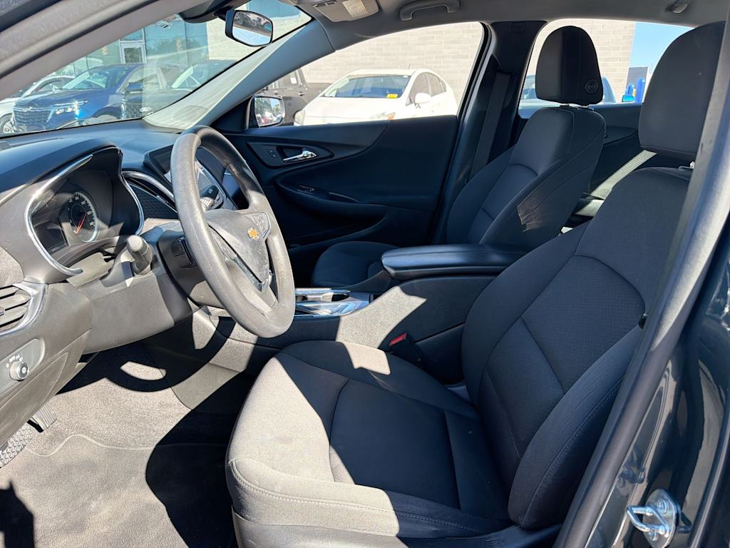 Thumbnail: 2020 Chevrolet Malibu - 9