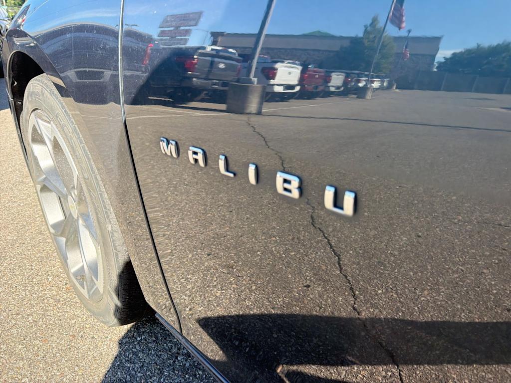 Thumbnail: 2020 Chevrolet Malibu - 24