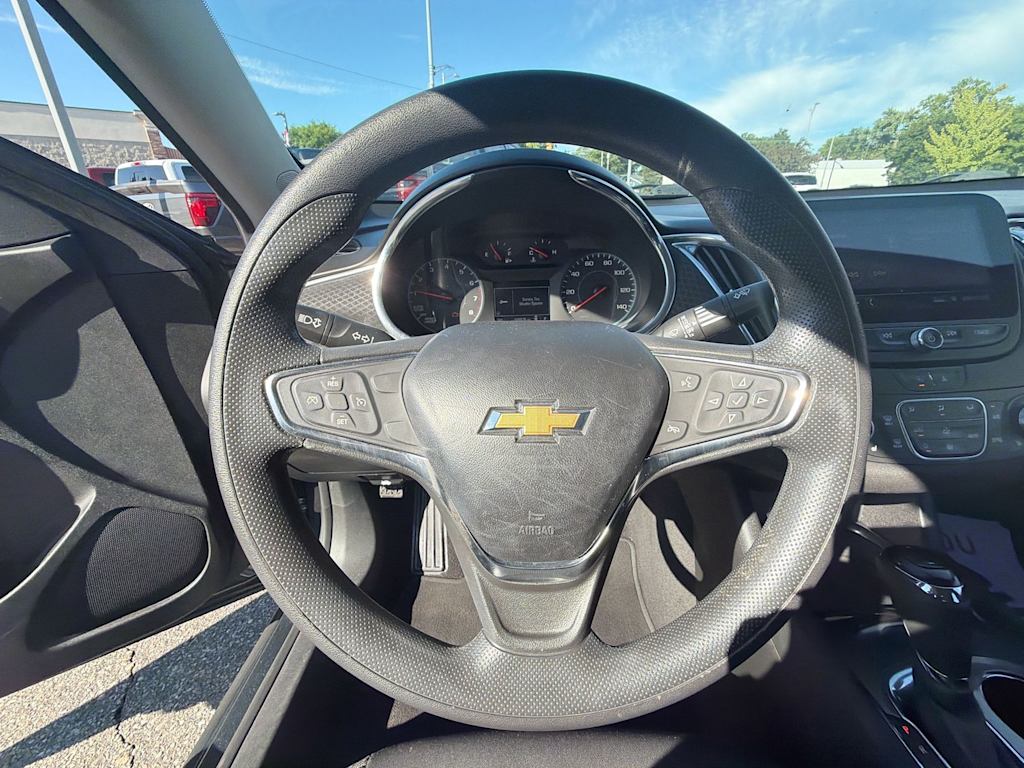 Thumbnail: 2020 Chevrolet Malibu - 8