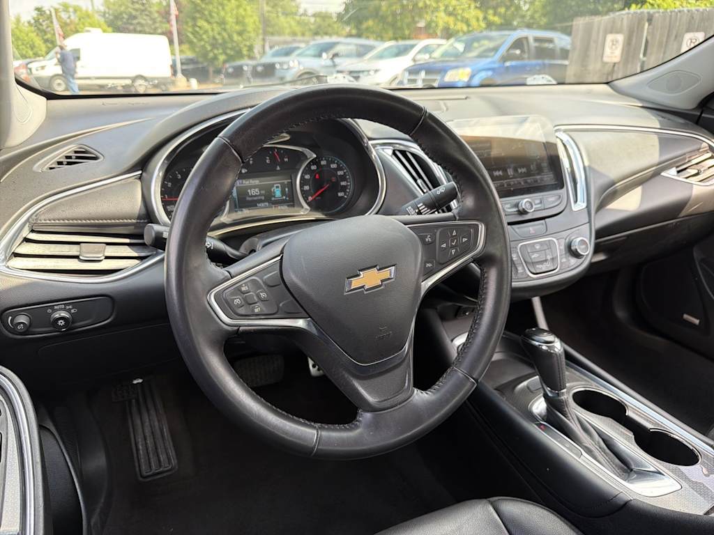 Thumbnail: 2017 Chevrolet Malibu - 2