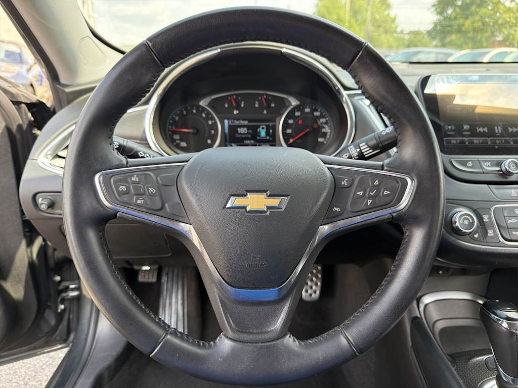 Thumbnail: 2017 Chevrolet Malibu - 9