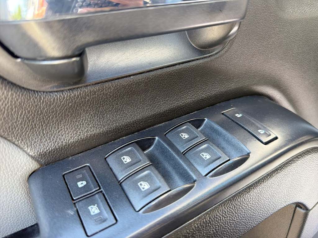 Thumbnail: 2018 Chevrolet Silverado 1500 - 24
