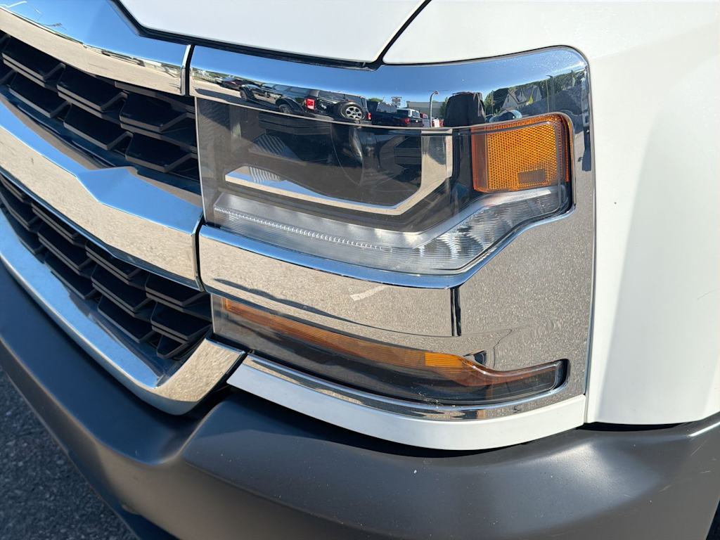 Thumbnail: 2018 Chevrolet Silverado 1500 - 22