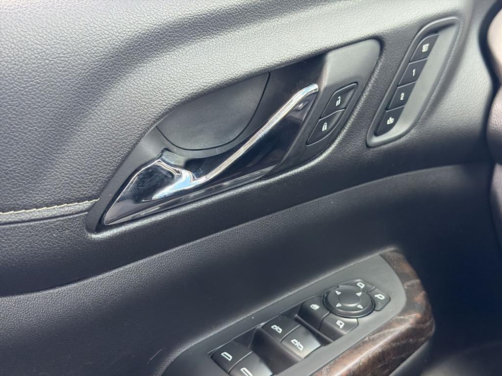 Thumbnail: 2023 GMC Acadia - 32