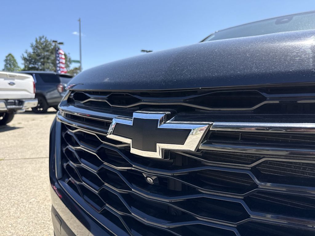 Thumbnail: 2022 Chevrolet Traverse - 7
