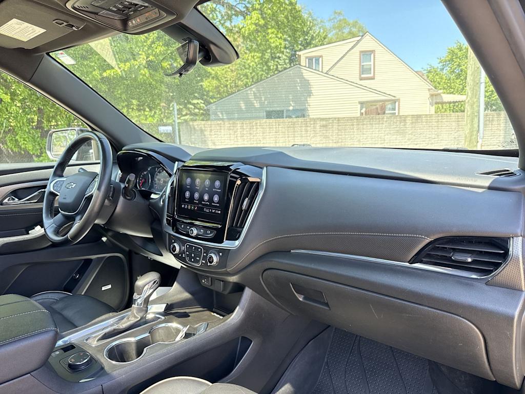 Thumbnail: 2022 Chevrolet Traverse - 2