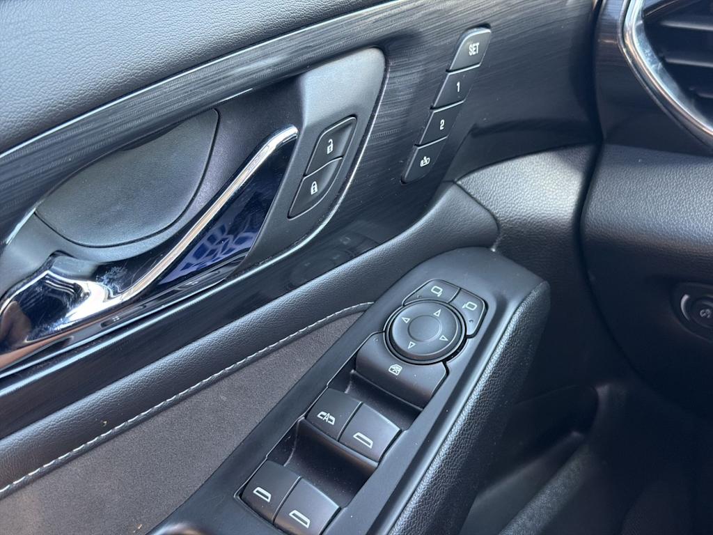 Thumbnail: 2020 Chevrolet Traverse - 29
