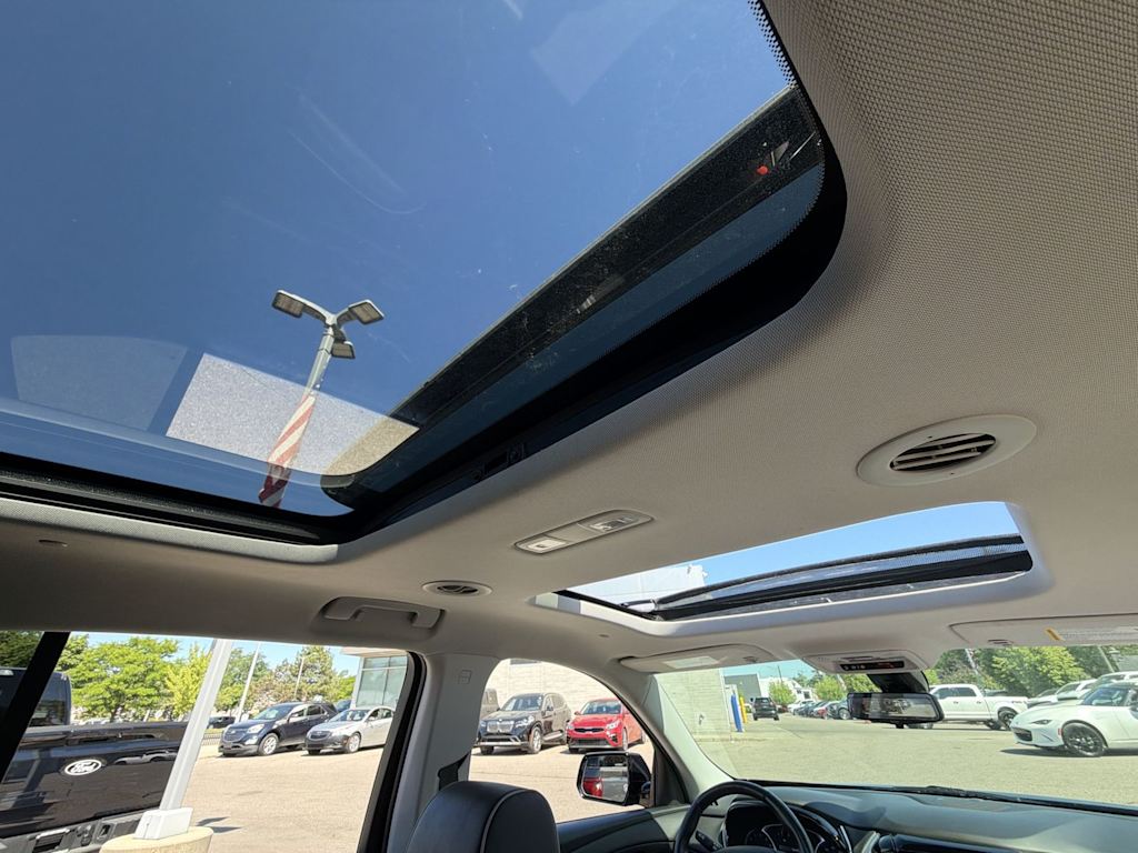 Thumbnail: 2020 Chevrolet Traverse - 26
