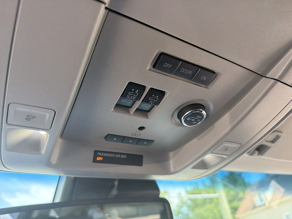 Thumbnail: 2015 Chevrolet Tahoe - 25