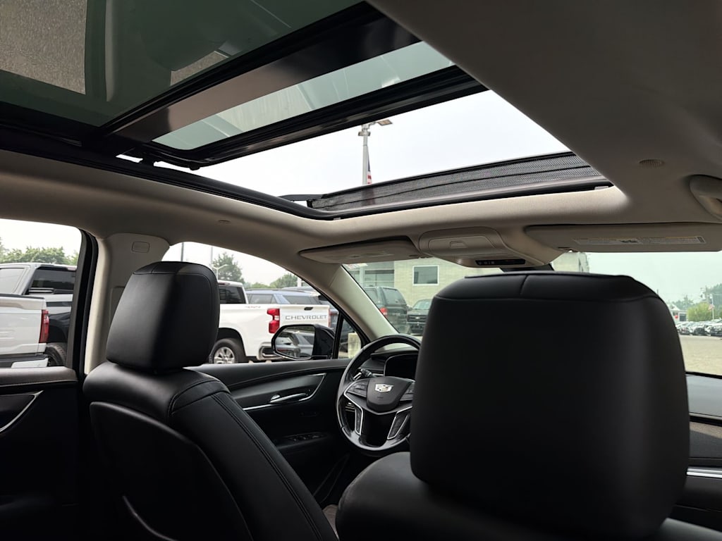 Thumbnail: 2019 Cadillac XT5 - 30