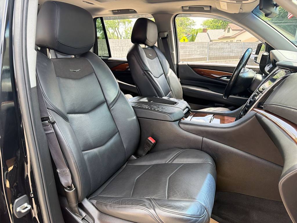 Thumbnail: 2015 Cadillac Escalade - 28