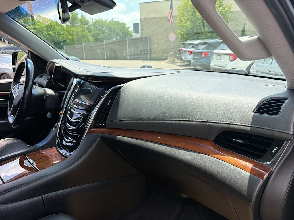 Thumbnail: 2015 Cadillac Escalade - 2
