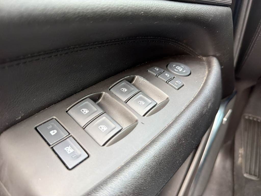 Thumbnail: 2015 Cadillac Escalade - 25