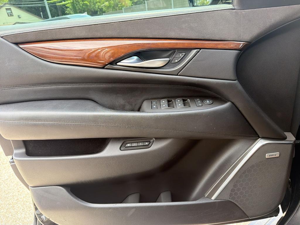 Thumbnail: 2015 Cadillac Escalade - 33
