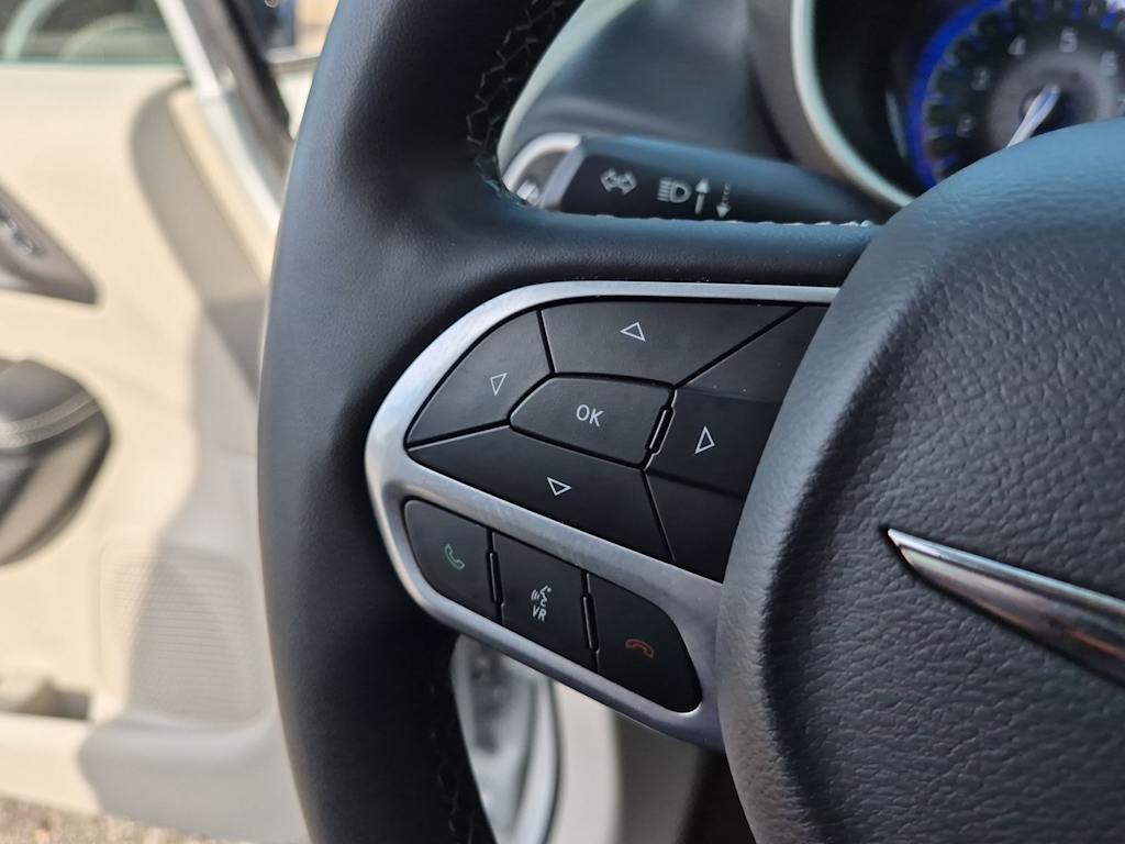 Thumbnail: 2024 Chrysler Pacifica - 27