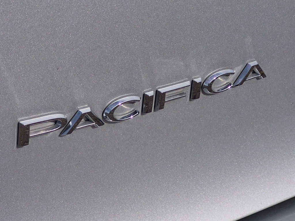 Thumbnail: 2024 Chrysler Pacifica - 22