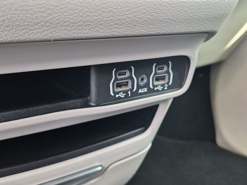 Thumbnail: 2024 Chrysler Pacifica - 31