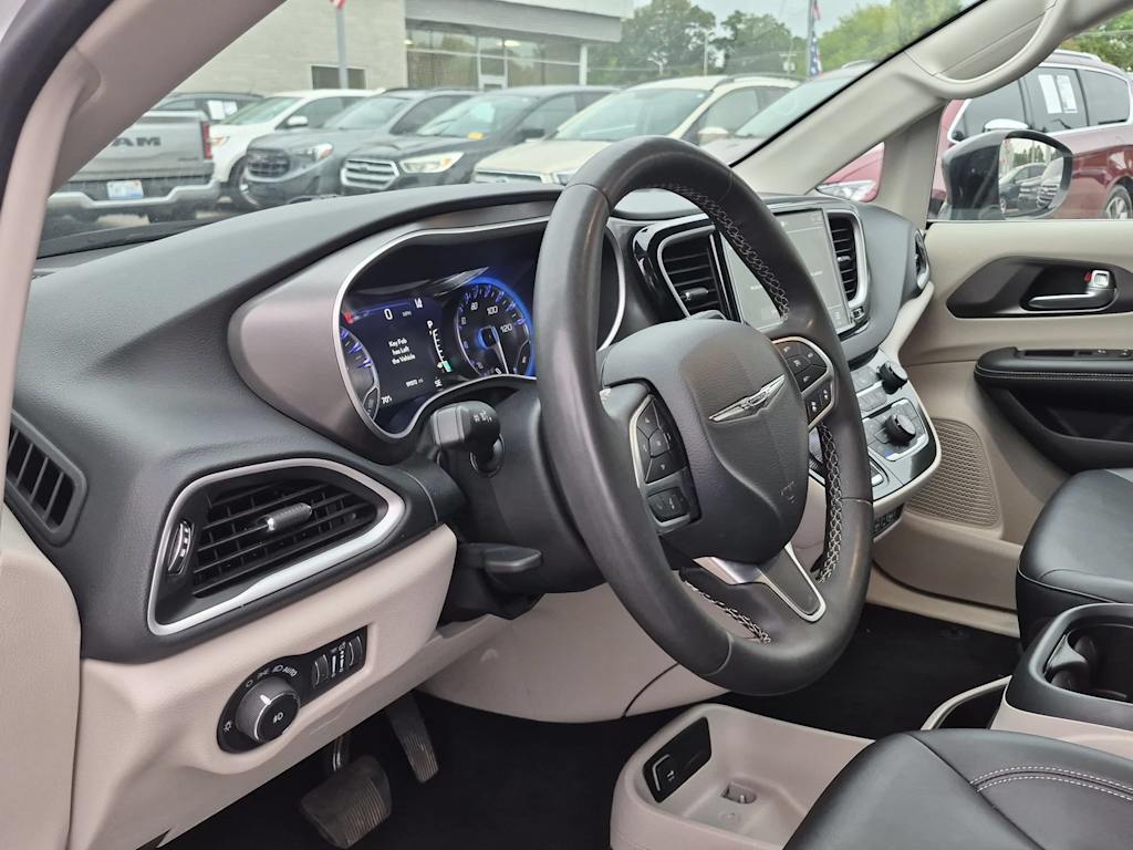 Thumbnail: 2024 Chrysler Pacifica - 2