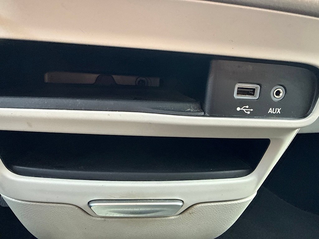 Thumbnail: 2018 Chrysler Pacifica - 30